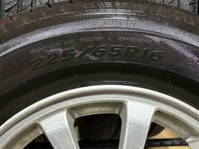 Selling 4 All Season Tires and Rims $750. Less than 1000 Kms ono!