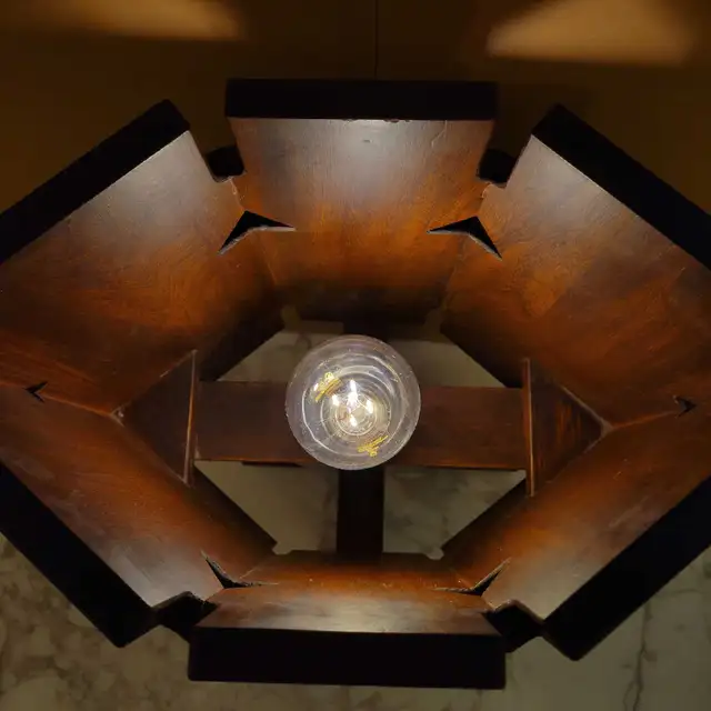 Vintage "Arthur Erickson" lamp in Arts & Collectibles in City of Toronto - Image 9