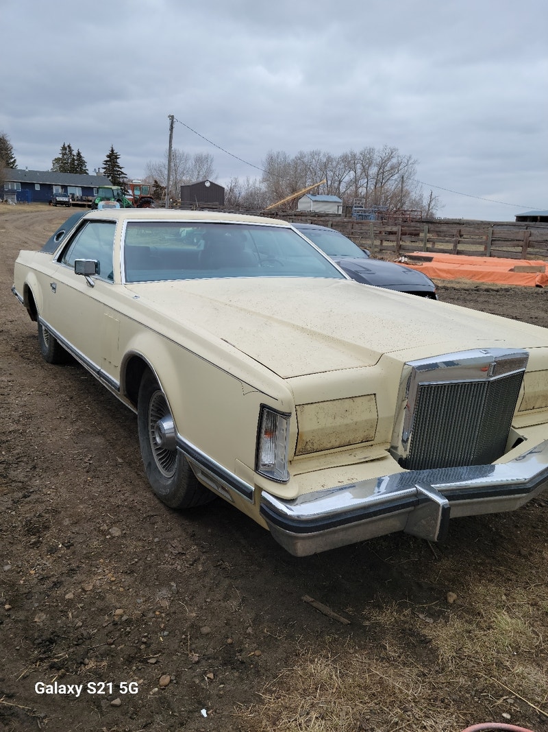 Lincoln continental Classic Cars Red Deer Kijiji