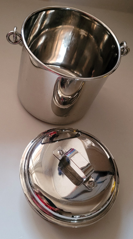 Vintage  Stainless Steel Small Food/ Milk Pail with Lid in Arts & Collectibles in Oshawa / Durham Region - Image 2