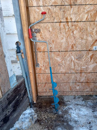 Manual ice auger 