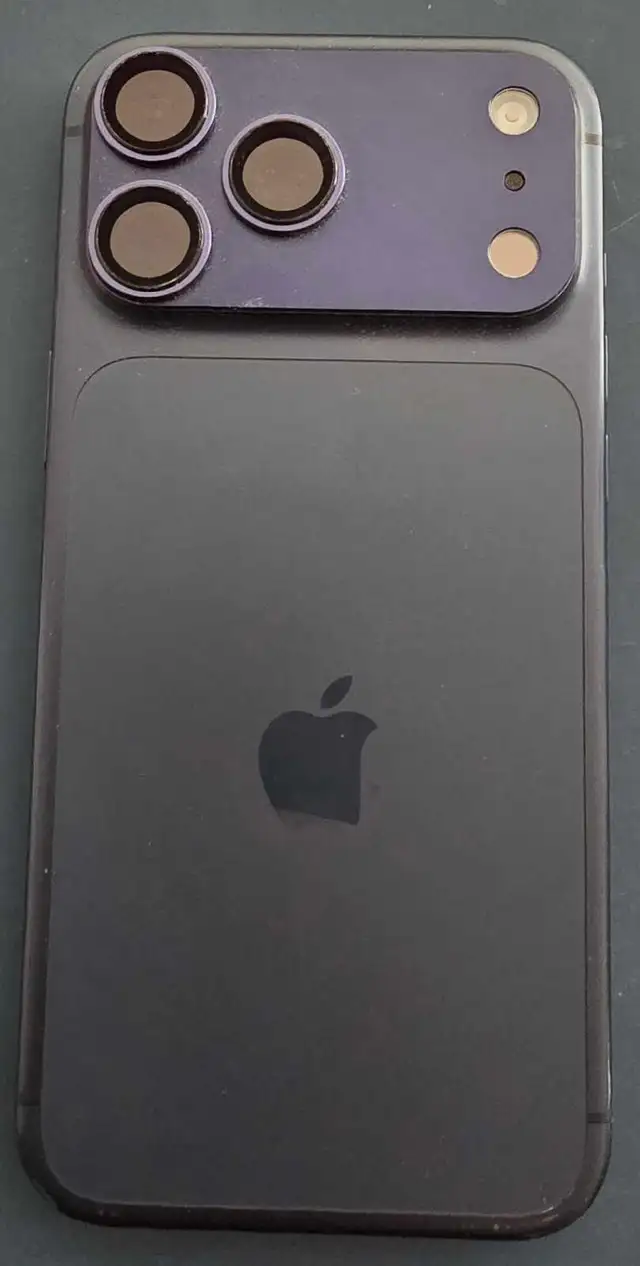 Apple iPhone 17 Pro Max in Cell Phones in Hamilton - Image 3