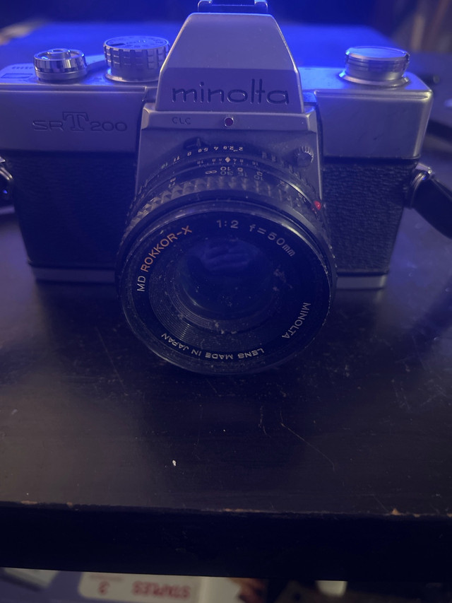 Minolta SRT 200 in Cameras & Camcorders in Mississauga / Peel Region