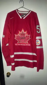 Vancouver 2010 Olympic jersey new no tags. Jeux olympiques neuf