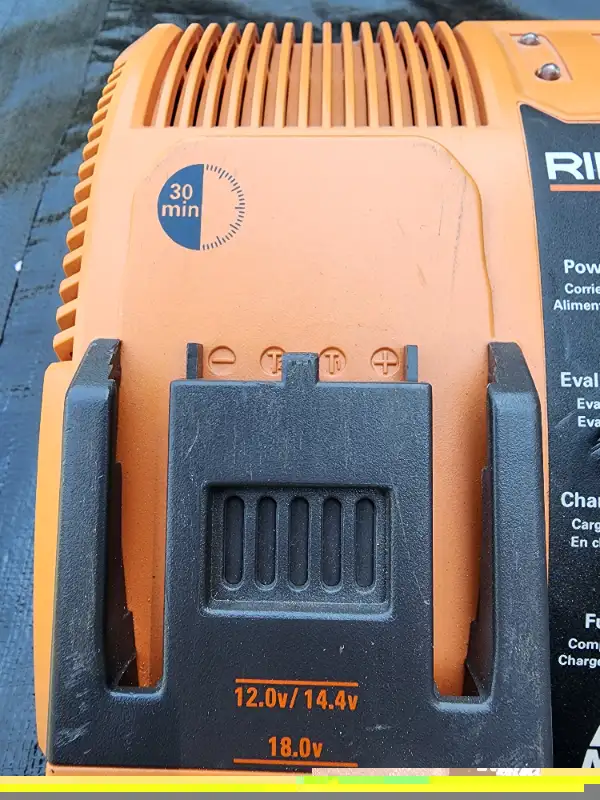Ridgid Double Bank Rapid Max 12V, 14.4V & 18V Battery Charger in Power Tools in Windsor Region - Image 4