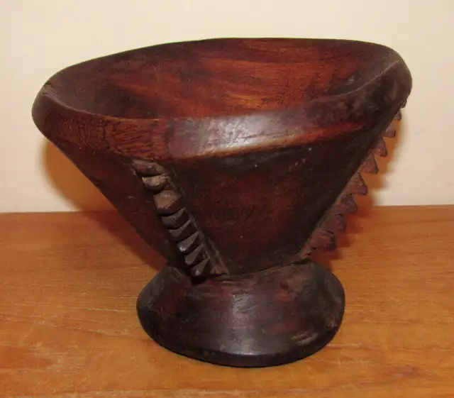 Vintage Authentic Ceremonial Kava Bowl From Solomon Islands63735877160705120