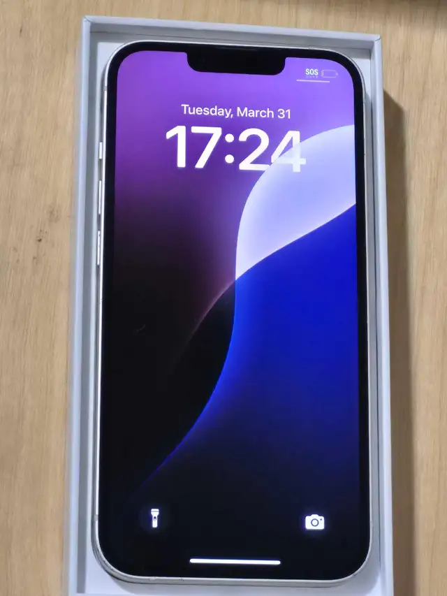 Apple iPhone 13 128GB Silver Unlocked  in Cell Phones in City of Toronto - Image 5