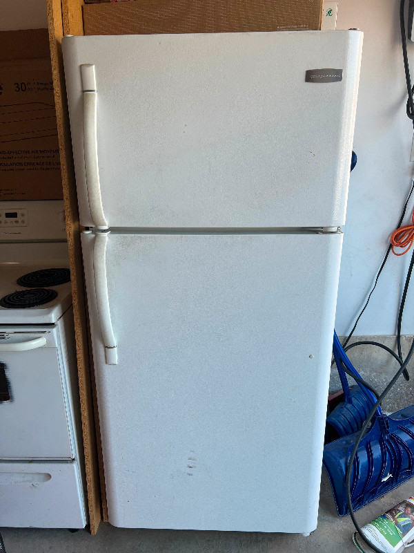 Fridge - in Refrigerators in Mississauga / Peel Region