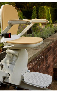 Stairlift Acorn Stairlifts for Outdoors AVAILABLE