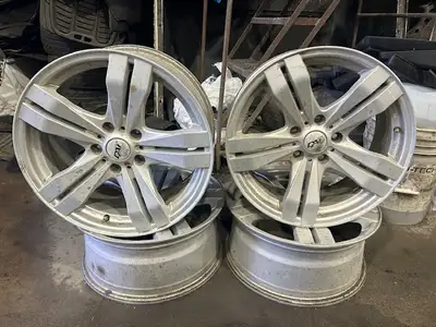 4 MAGS DAI EN 17 POUCES 17X 7.5 J - BOLT PATTERN 5X114.3 MM - TRES BONNE CONDITION - 400$ POUR L'ENS...