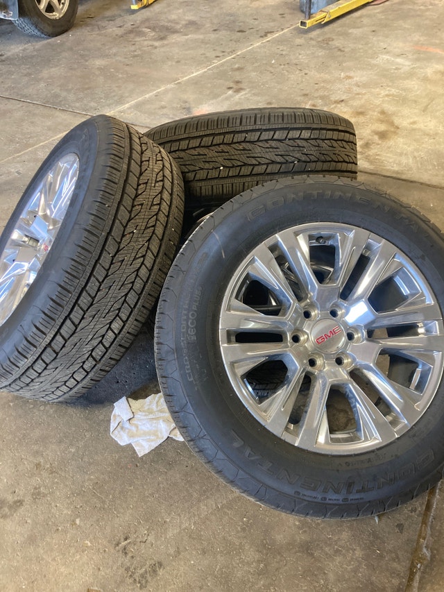 2022 Gmc Denali 20 inch alloy wheels and tires Tires & Rims