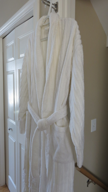 100% ringspun aegean cotton terry women bathrobe with pockets in Women's - Other in Calgary - Image 2