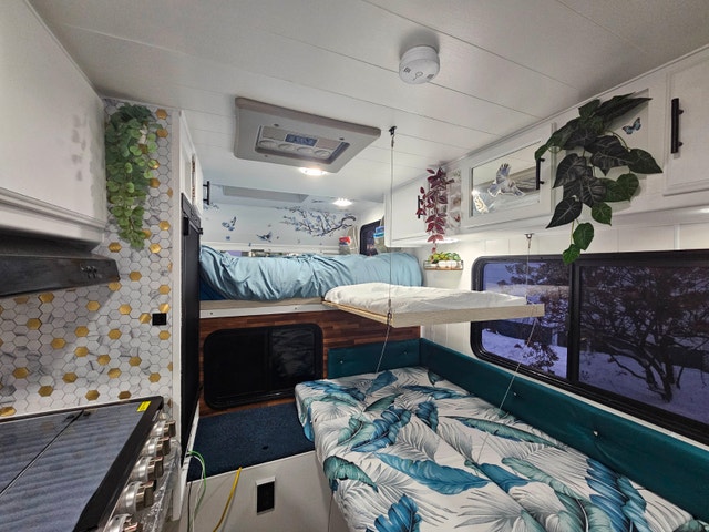 Campeur porté excellent état + F250 Lariat — photo 5