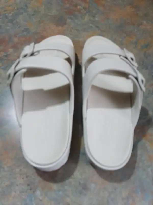 Women's Skechers Foamies Arch Fit Cali Breeze Slide Sandal in Women's - Shoes in Mississauga / Peel Region - Image 4