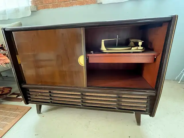 Vintage Stereo Console 1959 in Arts & Collectibles in Kitchener / Waterloo - Image 3