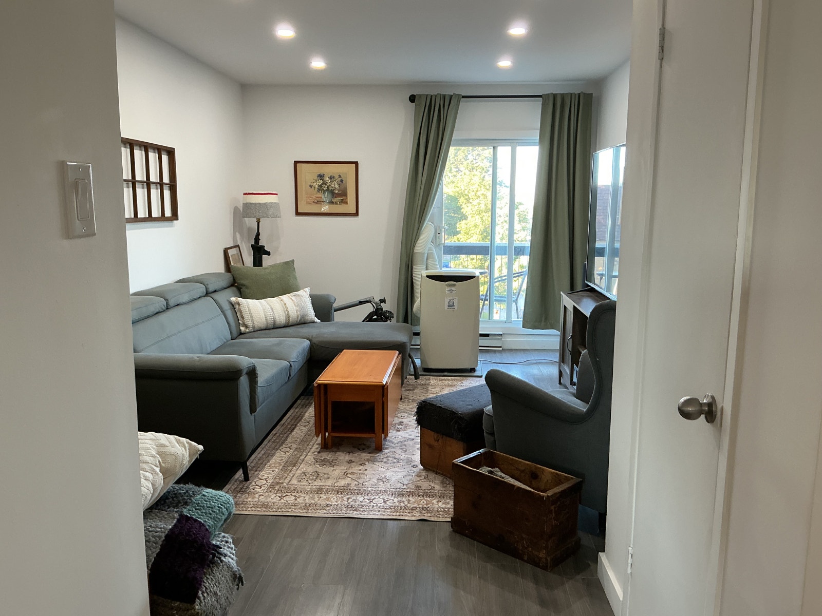 CESSION DE BAIL- Superbe 41/2 rénové, 2 chambres- Laval — photo 1
