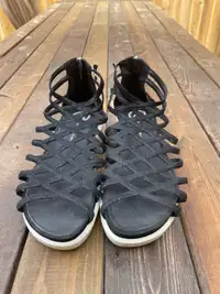 wishbone collection sandals 