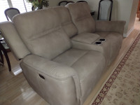 Dual Reclining Electric LEATHER LOVE SEAT-LIKE NEW-ASKING $975.
