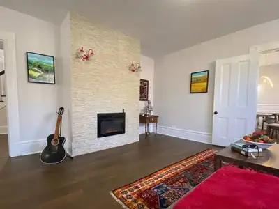 Modern 3-Bedroom Home for Rent – Walkable & Close to Downtown Sydney This bright and spacious 3-bedr...