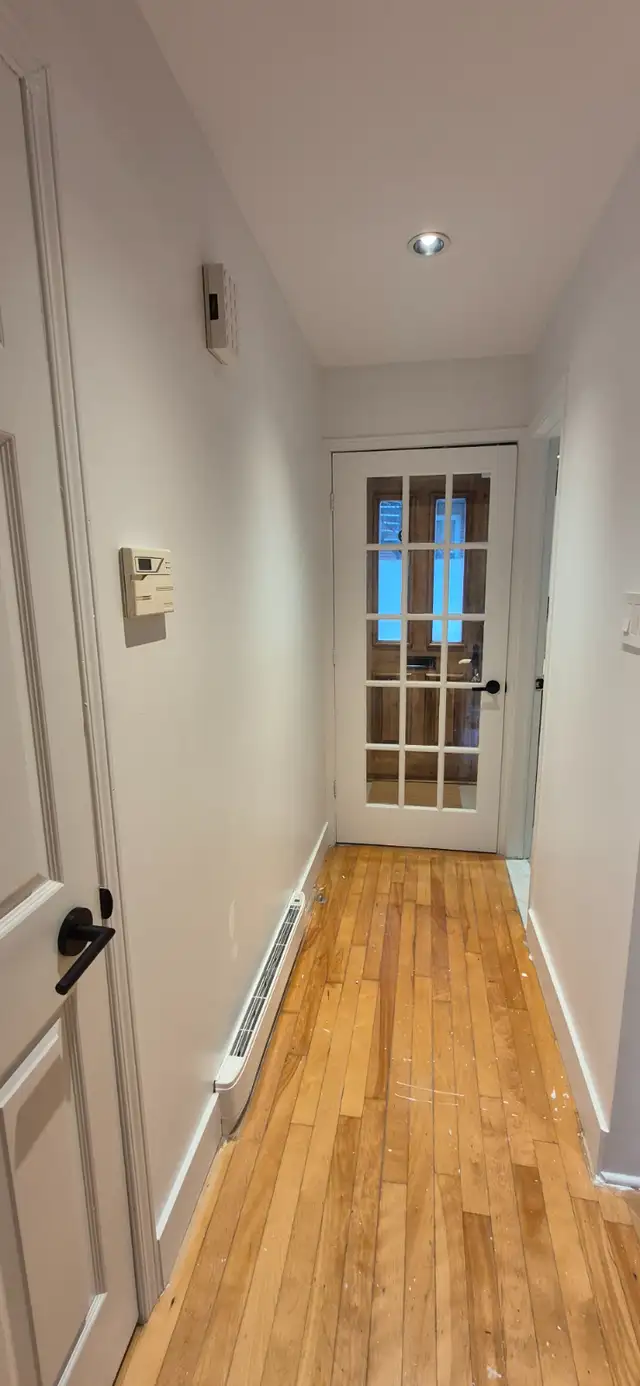 Studio Design RDC Centre-Ville | Accès Terrasse & Jardin Privé ! in Long Term Rentals in City of Montréal - Image 9