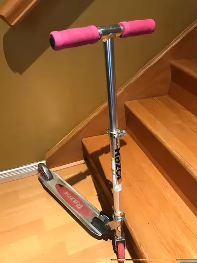 Razor folding Scooter/Trottinette pliable en aluminium, View more