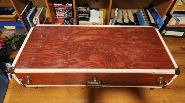 Coffee Table in Coffee Tables in Markham / York Region - Image 2