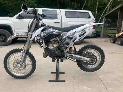KTM 85, rebuilt last year (Bondi Engine) V-Force reeds, about 6hrs of runtime, 2 oil changes done si...