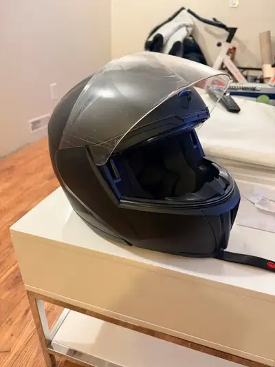 Selling a Scorpion EXO-900X modular helmet in size XL, perfect for motorcycle riders seeking versati...
