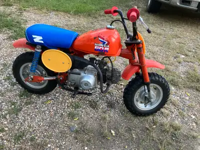 Honda Z 50 1985 3 speed (no clutch) Bike was gone through before I got it. Motor redone, brake and n...