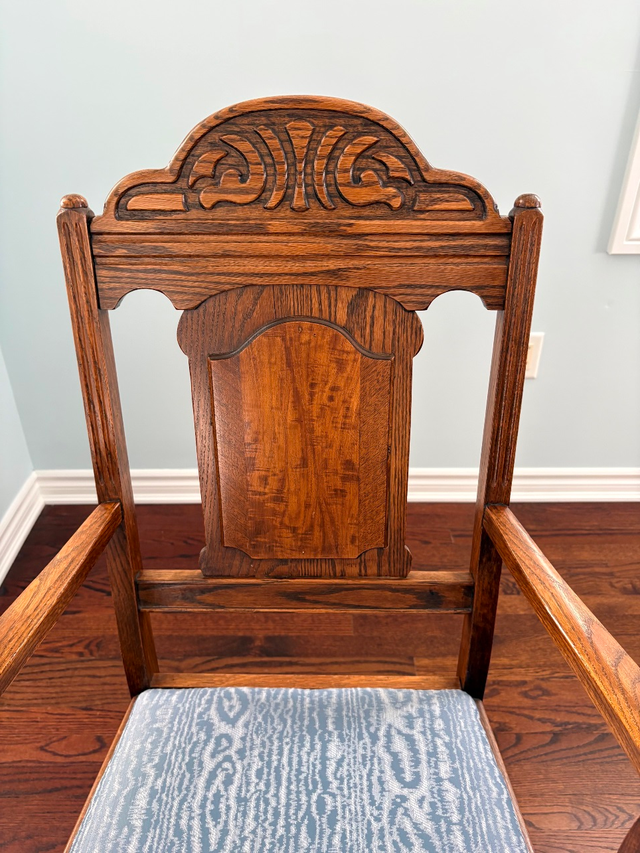 REDUCED! Lovely Solid Rectangle Dining Room Table, 6 Chairs,Leaf in Dining Tables & Sets in Oakville / Halton Region - Image 9