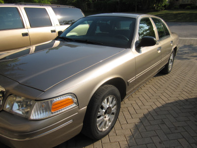 2003 Ford Crown Victoria LX-duel fuel cng- excellent condition