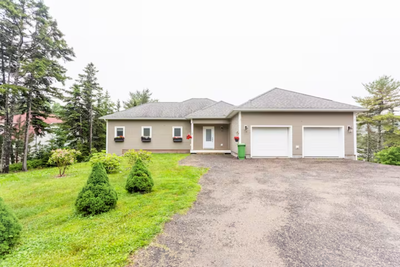 Furnished Lake House in Chester for Rent Short term rental January to April 30, 2026 3 bedroom 2.5 b...