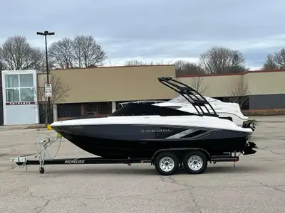 **REDUCED** 2022 Regal 2000 ESX 4.5L 250HP Merc. Upgraded stereo, Canadiana doors, removable table....