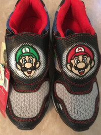 BNWT Super Mario/Luigi Shoes - Boys Size 3