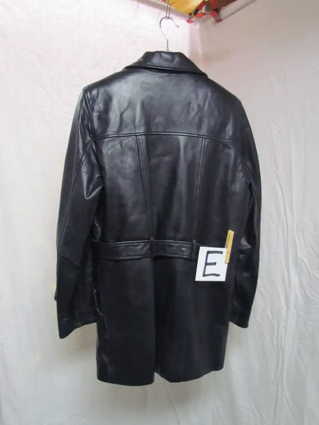 Leather jackets - Danier in Women's - Tops & Outerwear in Kitchener / Waterloo - Image 6
