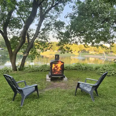 Situé au Camping Lacolle sur un des terrains les plus convoité. Roulotte 36 pieds, K-Z Connect SE mo...
