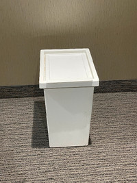 Bin with lid - perfect condition