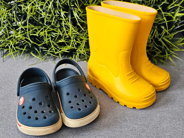 Toddler Rain Boots & Crocs Size 6 in Clothing - 2T in Winnipeg