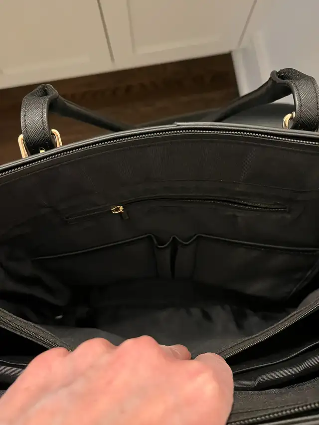 Laptop Bag - Black in Laptop Accessories in City of Toronto - Image 6