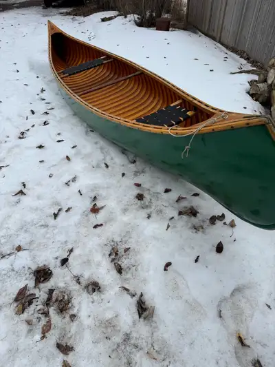 This is a high quality antique canoe in excellent condition , always stored indoors. The original wi...