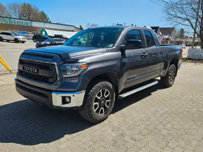 2016 tundra. Oiled since day 1 an never abused. I am 2nd owner. Brand new ko2 tires. Excellent condi...