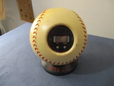 VINTAGE TIME OUT BASEBALL QUARTZ CLOCK-UNIQUE & COLLECTIBLE!, View more