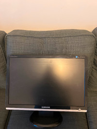 Small TV/Monitor For Sale