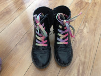 Boots size 4