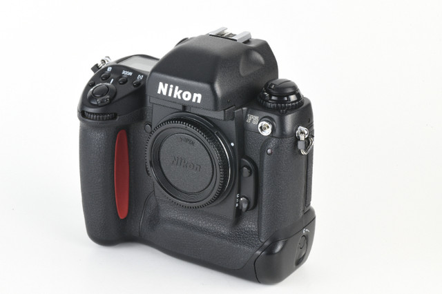 Nikon F5 SLR Minty in Cameras & Camcorders in Cole Harbour