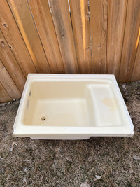 RV bath tub