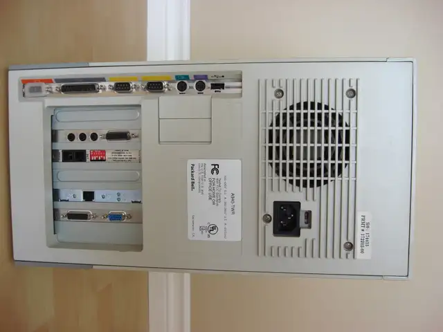 Retro gaming vintage PC - Packard Bell 730C tower computer in Desktop Computers in Edmonton - Image 5