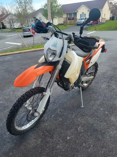 Bike is in great condition and only has 3200KM. KTM oversized tank. (Stock tank included) Flex handl...