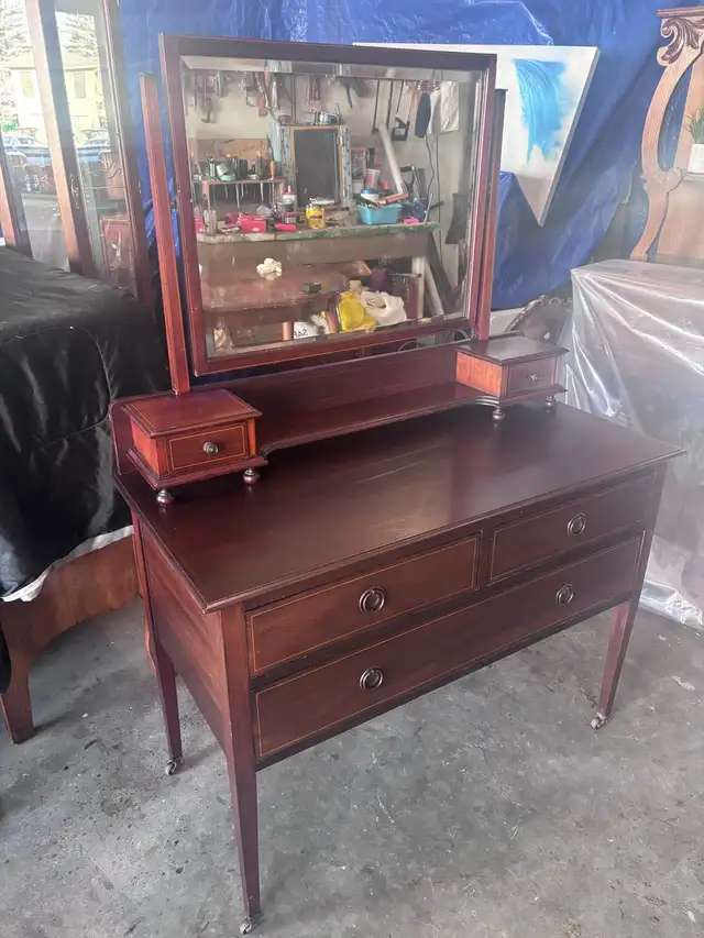 Antique vanity in Dressers & Wardrobes in Calgary - Image 3