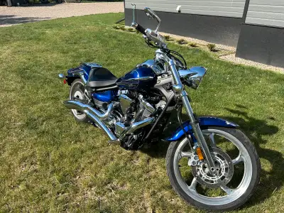 2014 Yamaha Raider S 3060 km like new 113ci/1900 cc Vance & Hines pipe, power commander comes with w...